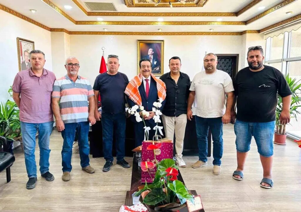 burhaniye deveciler dernegi kaymakami ziyaret etti xsckIirf