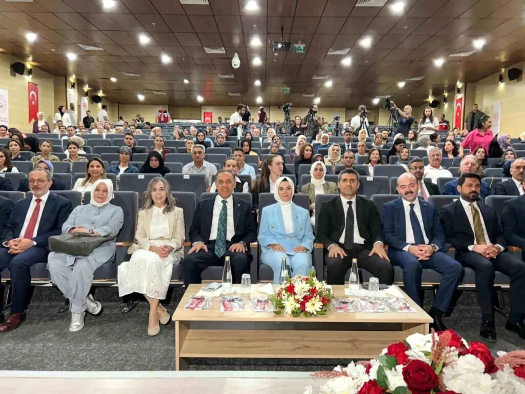 gonul elcileri projesi ile 10 bin cocuga umut jr1GDNO7