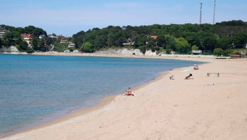 kandirada bazi plajlarda denize girmek yasaklandi QOm8Fxuy