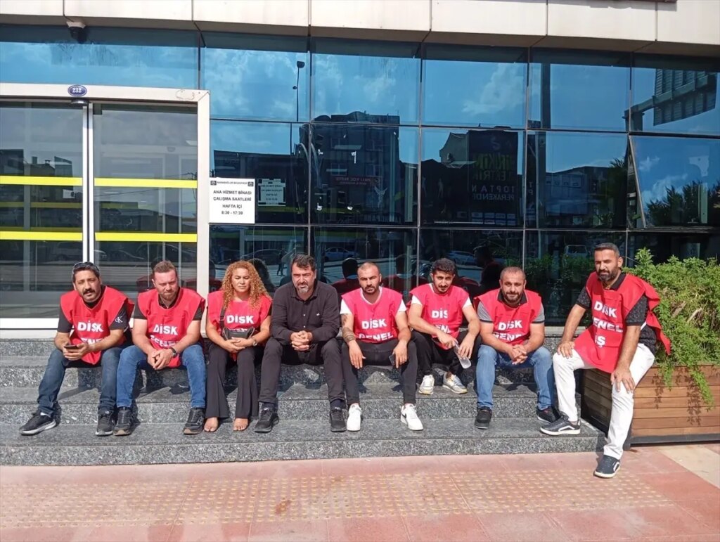 karabaglar belediyesinde isciler eylemde G6LLjf79