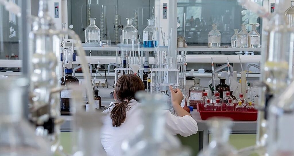 kimya sektoru temmuzda 34 milyar dolarlik ihracatla rekor kirdi llpfX9ei