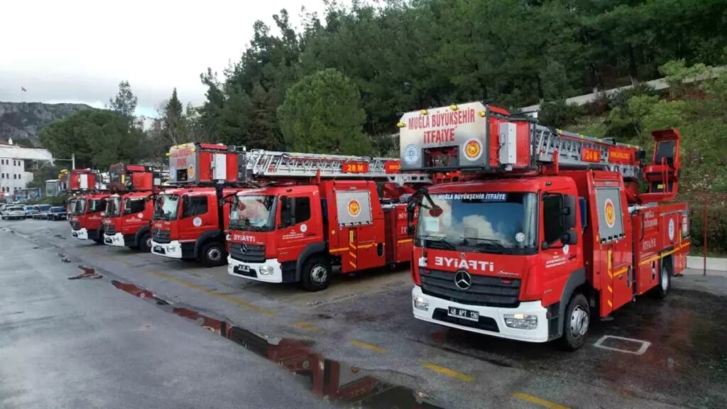 mugla buyuksehir belediyesi itfaiye filosunu yeniliyor rzLEjuMB