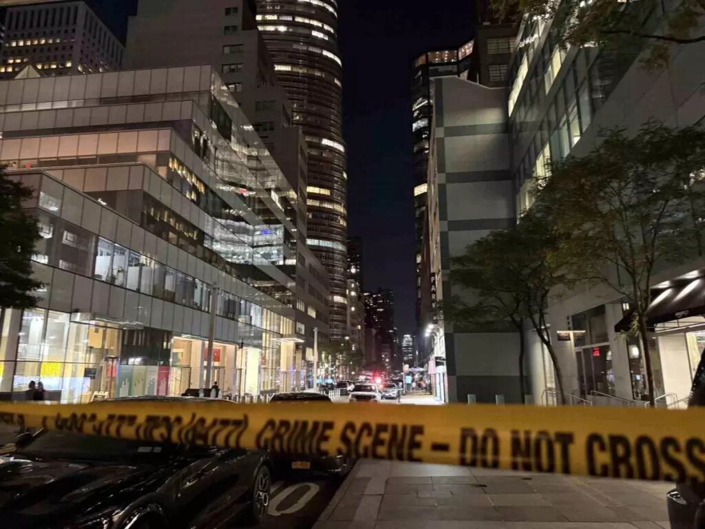 new yorkta silahli saldiri dort olu bir yarali evkkGvOr