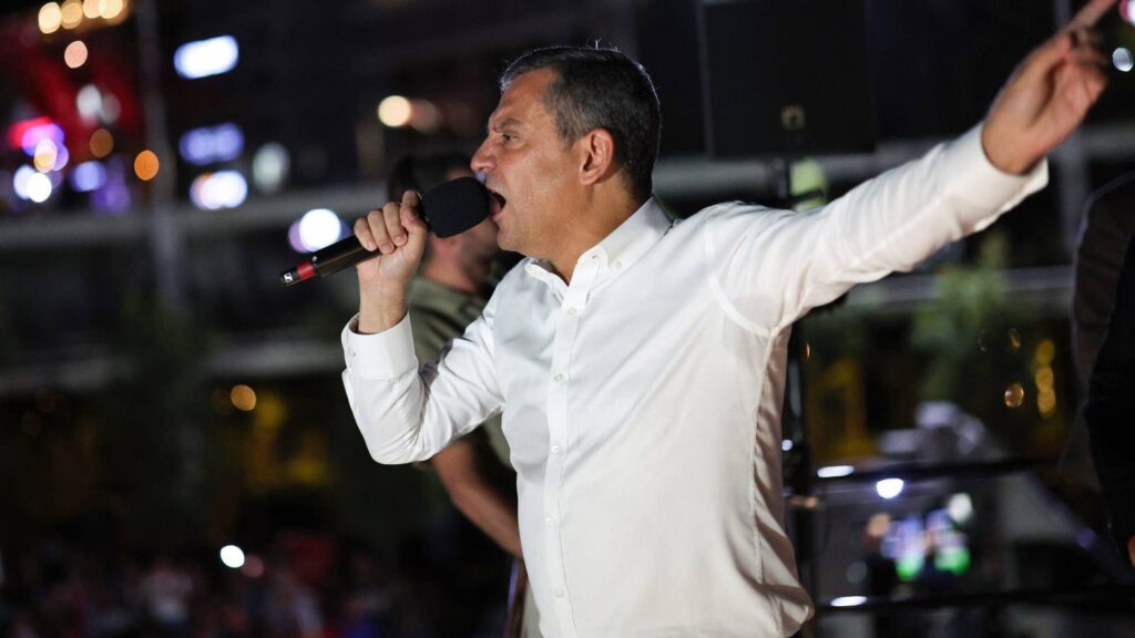 ozgur ozel milleti soyup birilerini zengin etmenize aldanip da bu gemiyi yuzdururuz sanmayin sandik geliyor siz gidiyorsunuz x66GAWP7