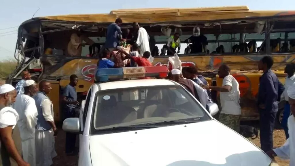 sudanda trafik kazasi 13 olu 23 yarali K2aBy2i9