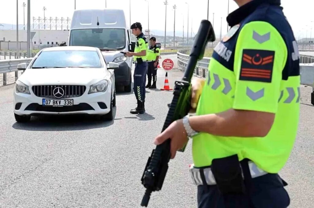 aksarayda jandarma trafik denetimleri suruyor OfsZgIHY