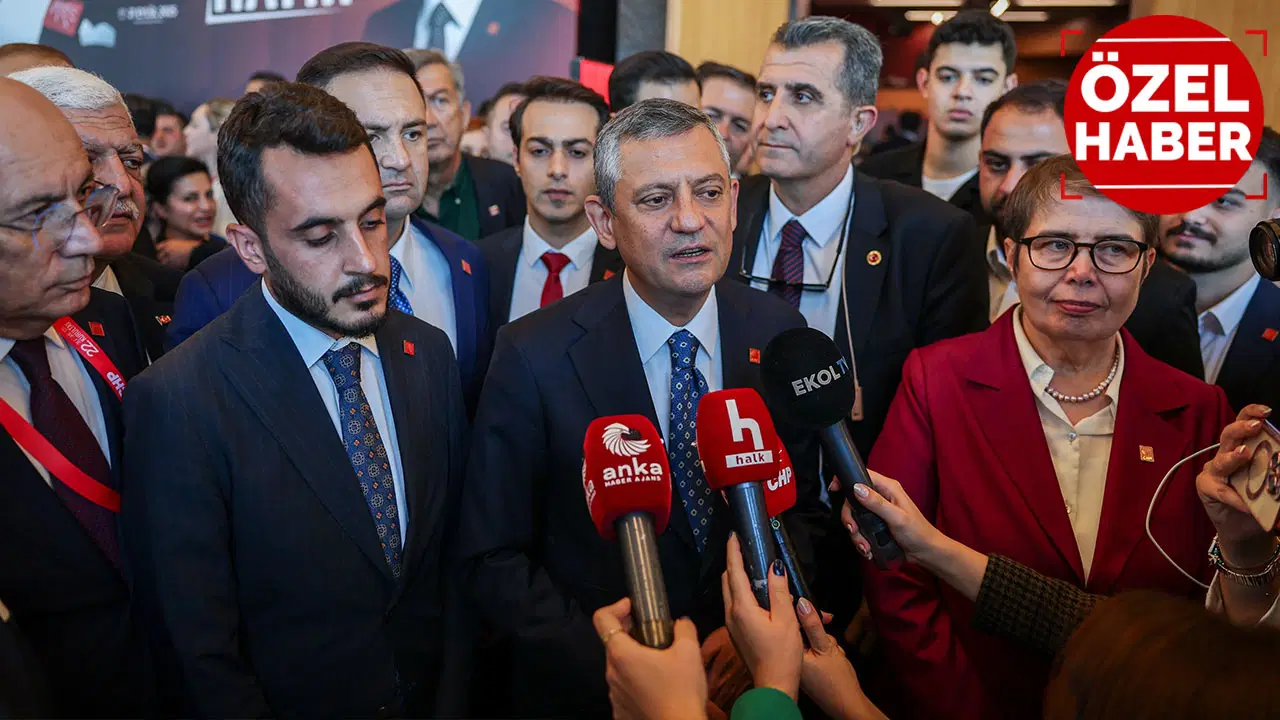 chpli kurmaylar kurultayi cumhuriyete degerlendirdi ozgur ozel satranc oynar gibi 10 hamle sonrasini dusunuyor XRhbkbUe