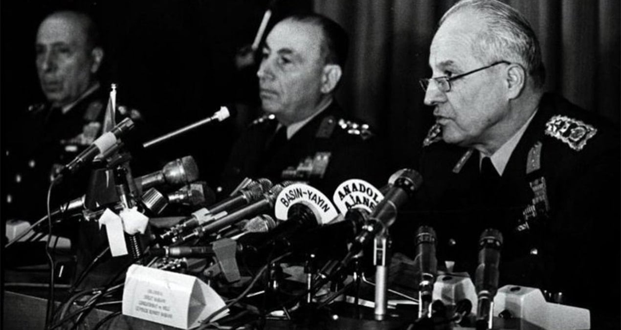 demokrasiye surulen leke 12 eylul OQ94U8Um