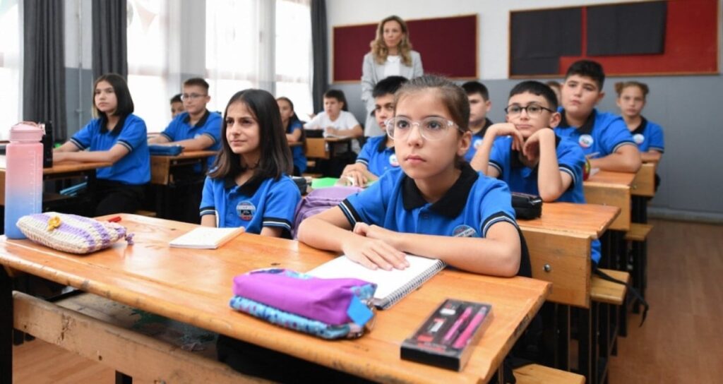 Ders kitaplarına İslami müfredat