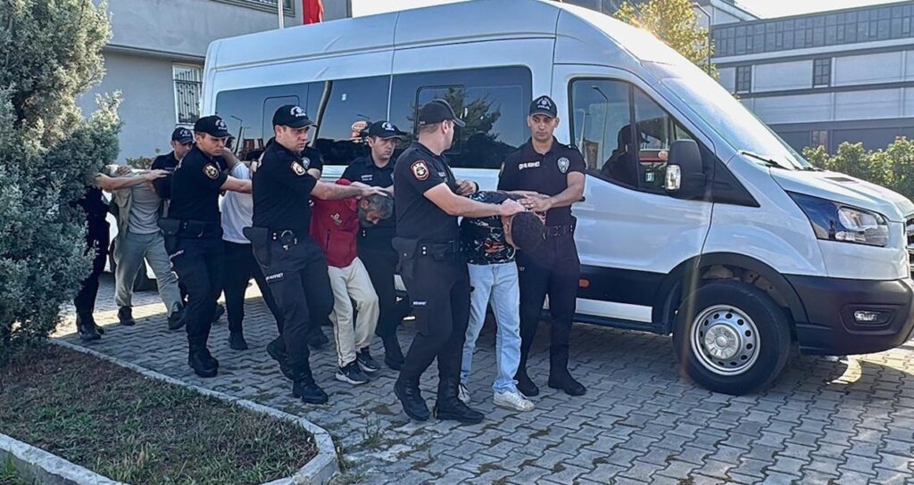 kocaeli merkezli 3 ilde suc orgutu operasyonu 7 tutuklama 9HgdVtUP