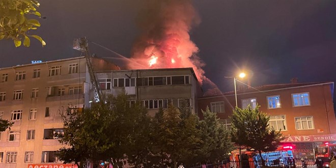 beyoglunda bina yangini FffLQj1R.jpg