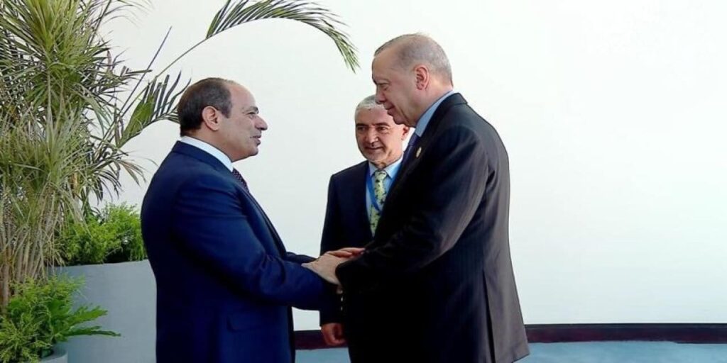 erdogan misirda sisi karsiladi ci4M5vzN.jpg