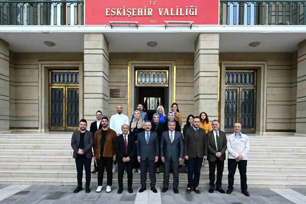 eskisehirde basin mensuplarina kart toreni 3hrEzm7f.jpg