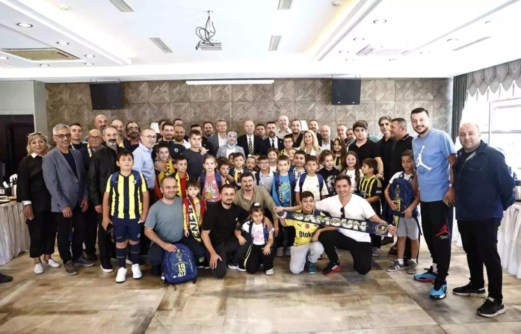 fenerbahceden egitim icin sosyal sorumluluk projesi LGevYFpv