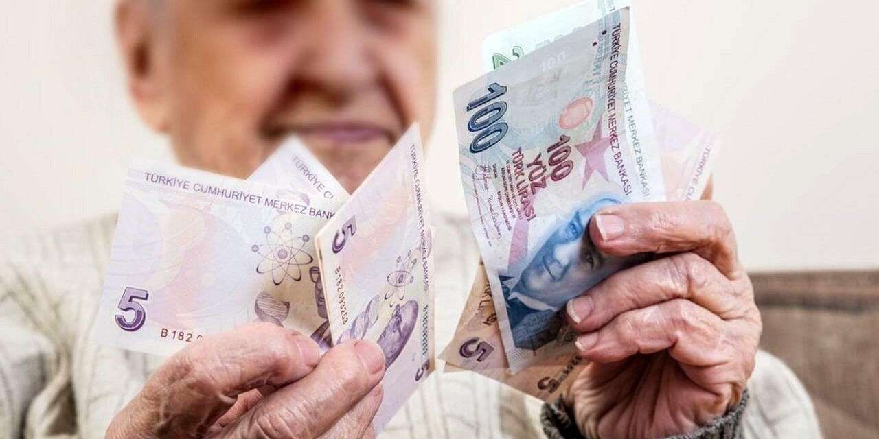 o ulkeye giden emekliye 12 bin lira verilecek Dfa3C7nC