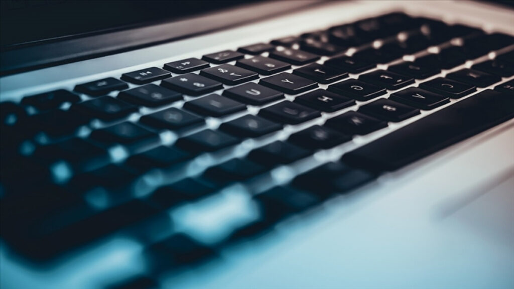 Sahte e-imza davası sanığı Ziya Kadiroğlu yeniden cezaevine gönderildi