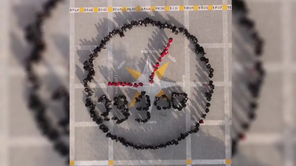 Elazığ’da öğrenciler ’10 Kasım’ kareografisi ile Atatürk’ü andı