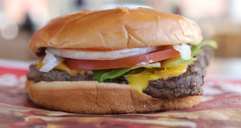 Fast food devinde büyük sarsıntı: Onlarca ülkede şubeler kapanacak