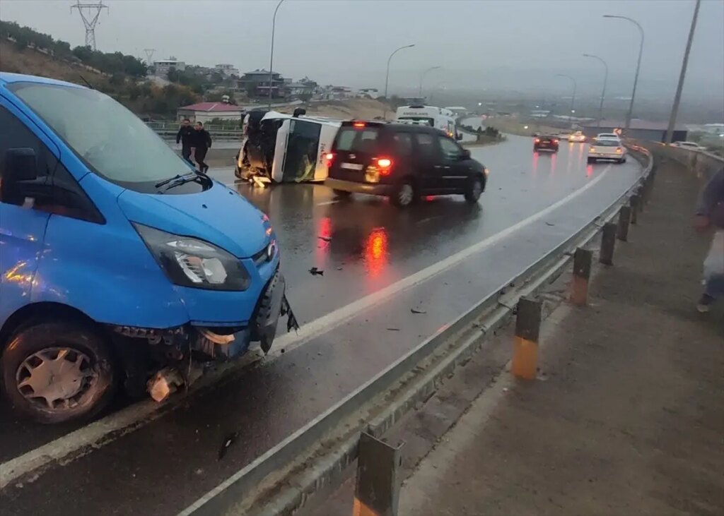 Kahramanmaraş’ta Zincirleme Trafik Kazası: 9 Araç Hasar Gördü