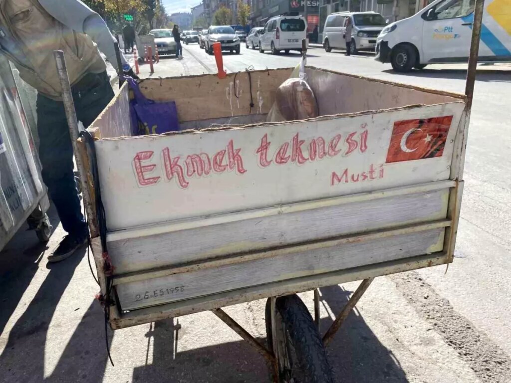 Mustafa Amca’nın Ekmek Teknesi