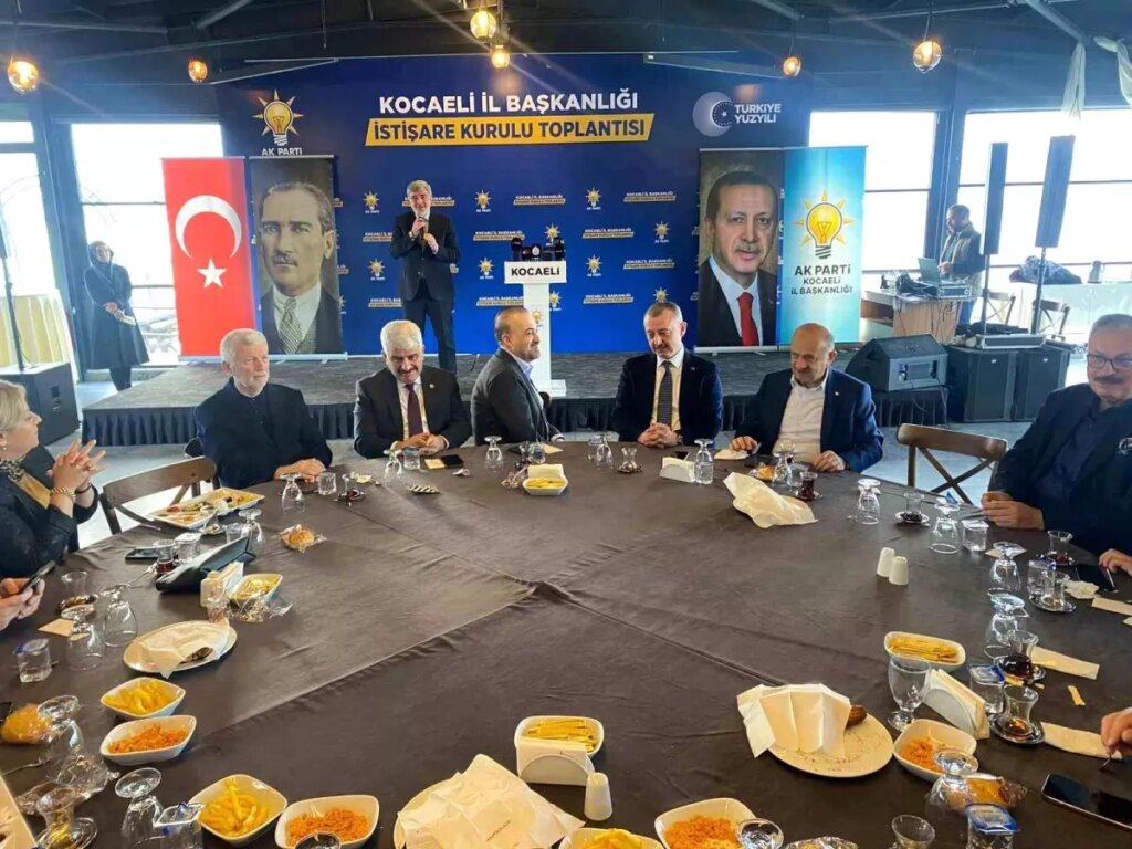 Eski bakan Osman Pepe’den “Yeni Yalta yazılıyor” uyarısı