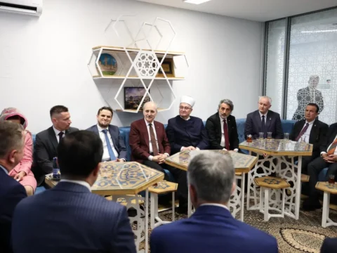 Numan Kurtulmuş, Hırvatistan’daki İslam Kültür Merkezi’ni Ziyaret Etti