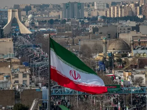 Altın Piyasasında Sarsıntı: Analistlerden Korkutan Uyarılar ve Tarih Verildi